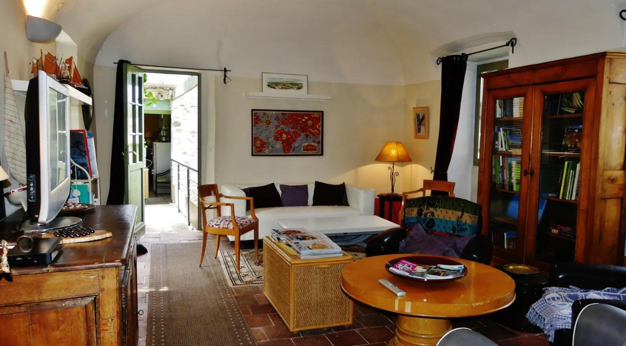 Mas Escombelle Bed & Breakfast Barjac  Exterior photo